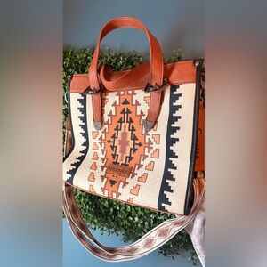 Wrangler Geometric Tan and Black Tote